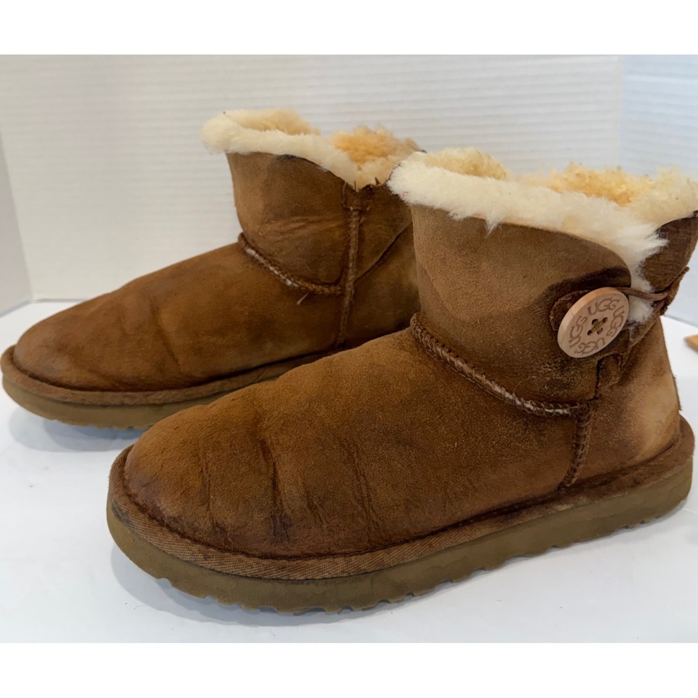 UGGs Mini Bailey Button II Chestnut Suede Fur‎ Trim Pull On Ankle Bootie Boots 7